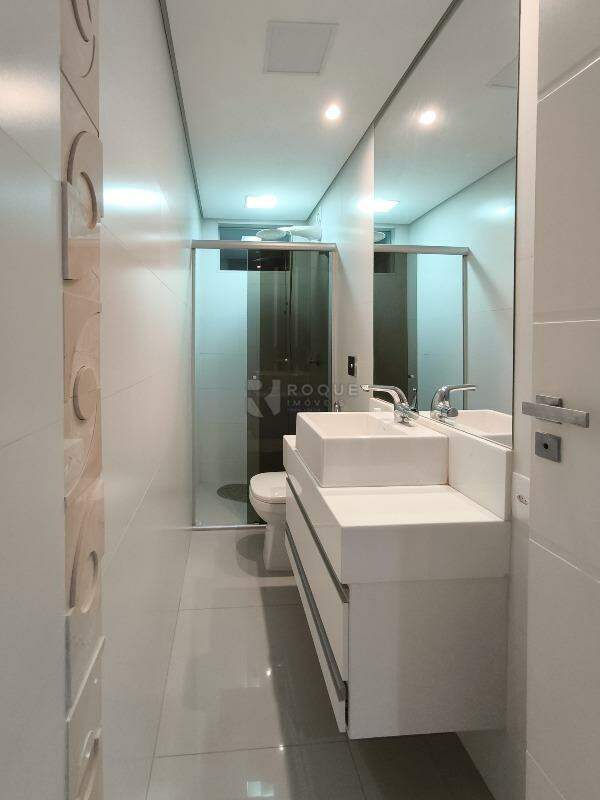 Apartamento à venda no bairro Centro: BANHEIRO SOCIAL