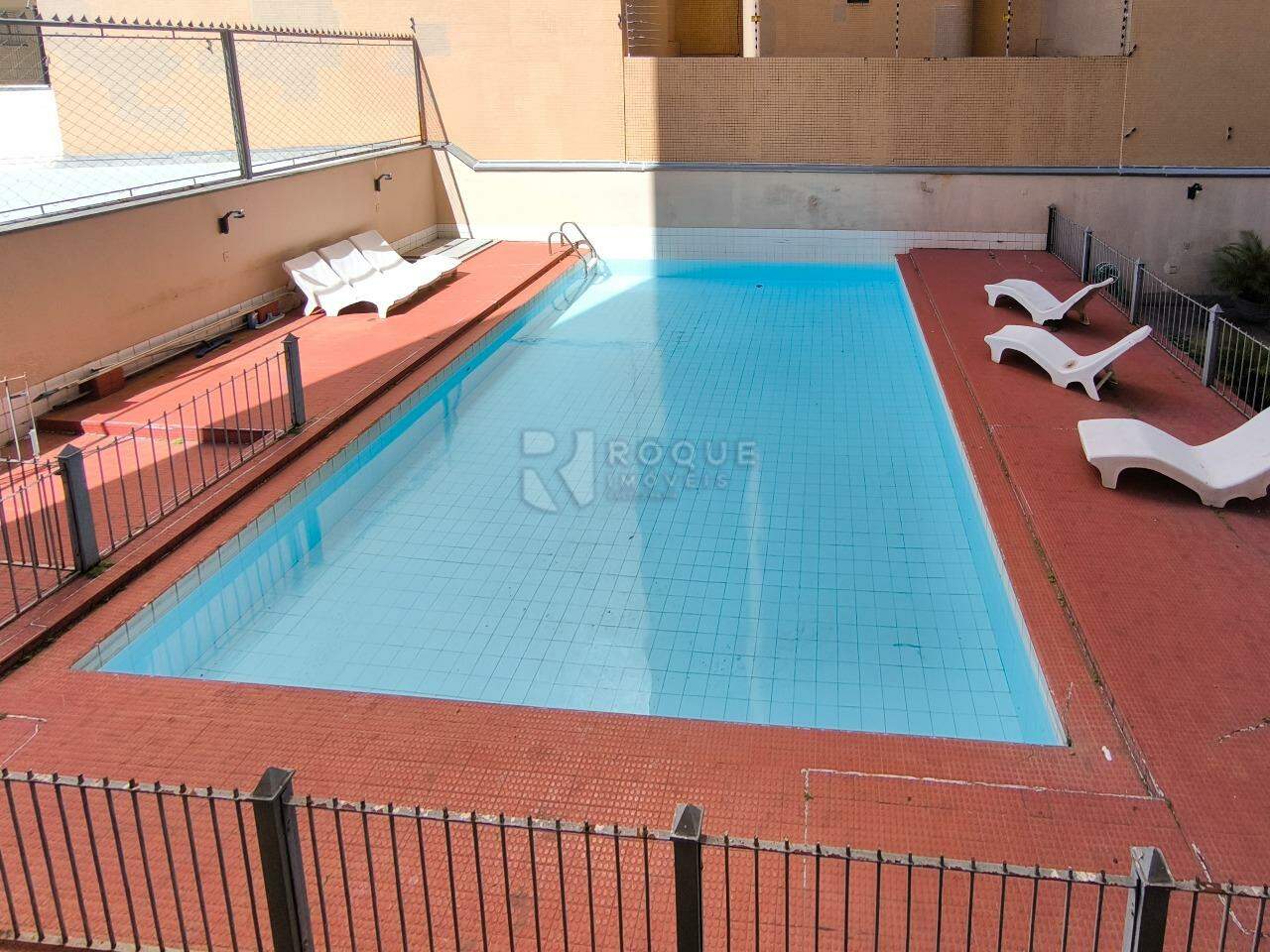 Apartamento à venda no bairro Centro: PISCINA