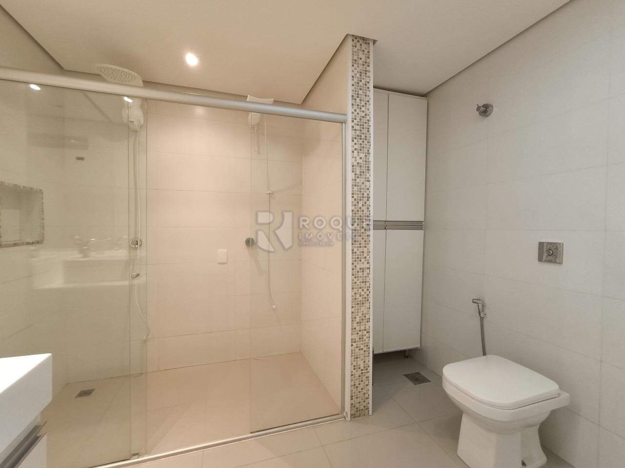 Apartamento à venda no bairro Centro: WC SUÍTE 1