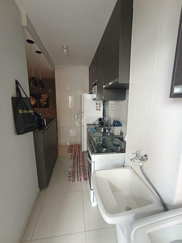 Apartamento à venda no bairro Chácaras Antonieta: 
