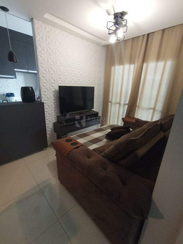 Apartamento à venda no bairro Chácaras Antonieta: 