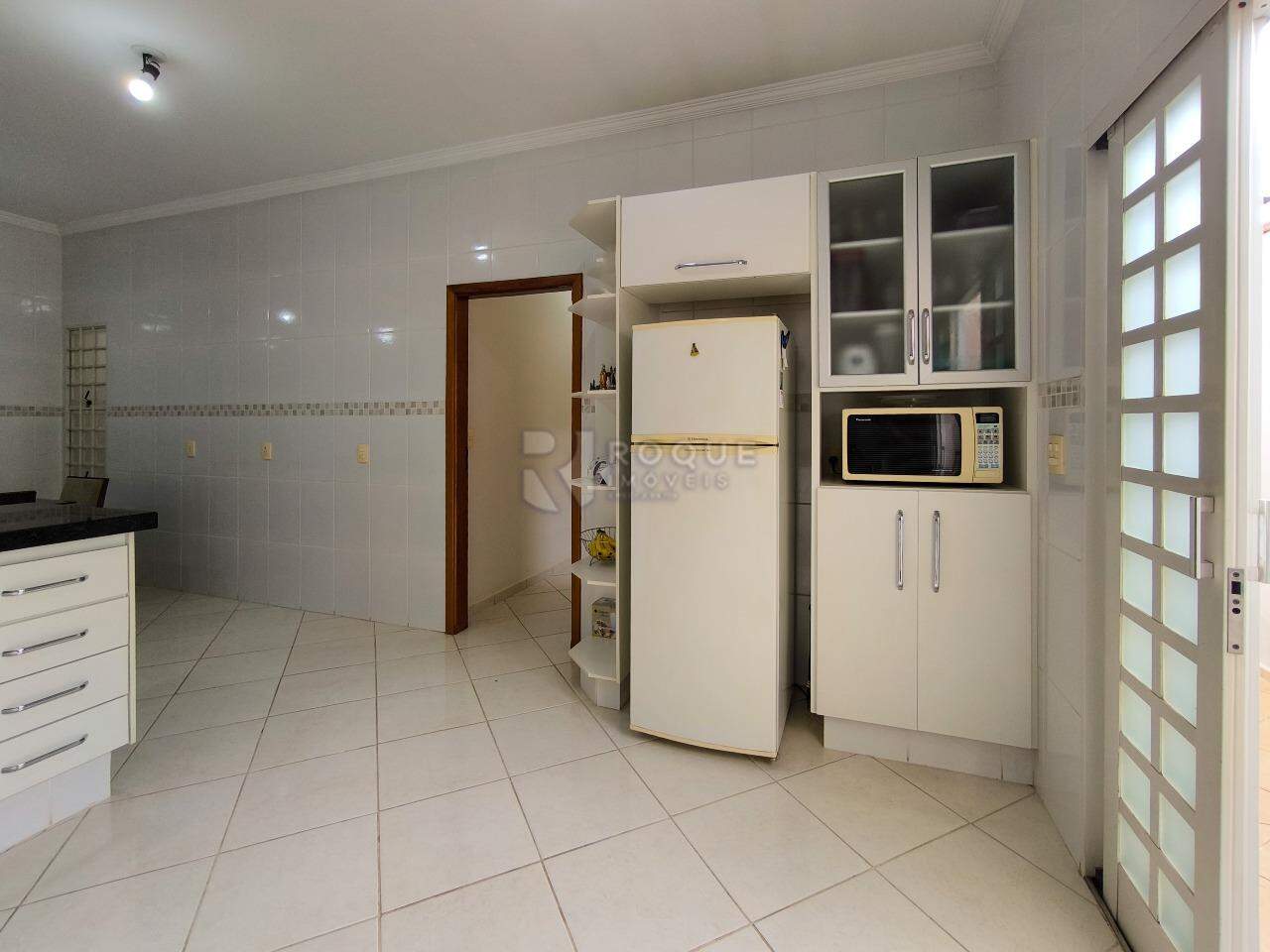 Casa Residencial à venda no bairro Centro: COZINHA