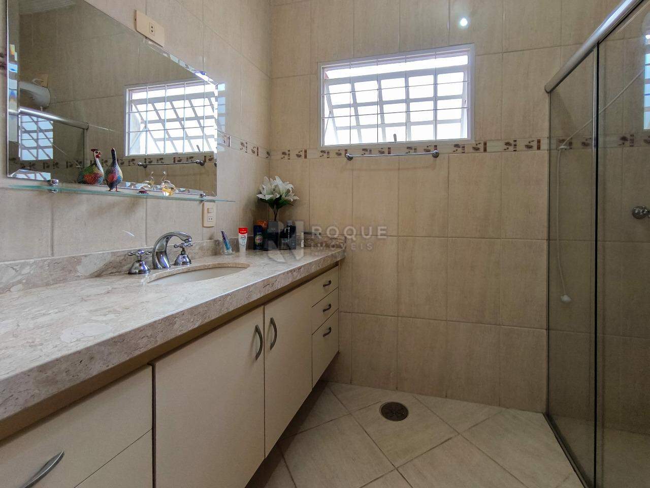 Casa Residencial à venda no bairro Centro: BANHEIRO SOCIAL