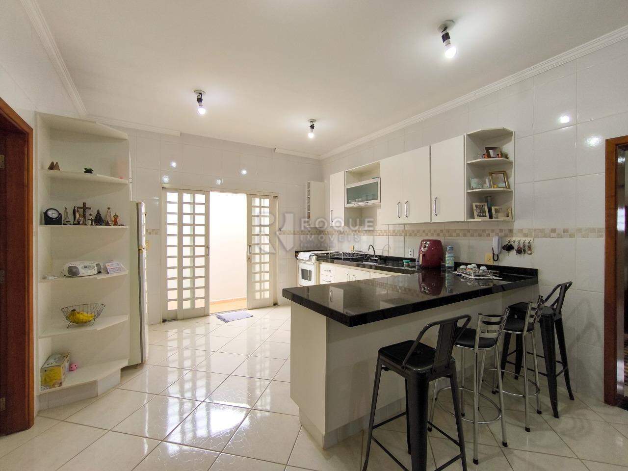 Casa Residencial à venda no bairro Centro: COZINHA