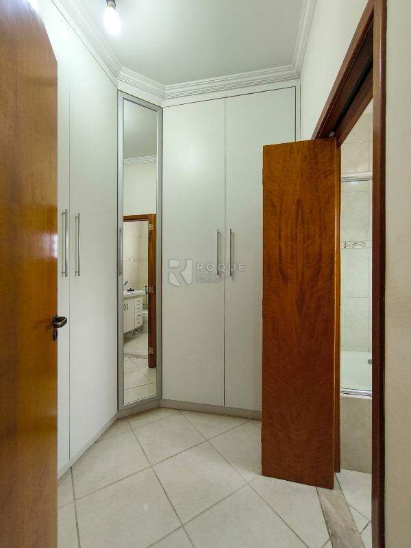 Casa Residencial à venda no bairro Centro: CLOSET