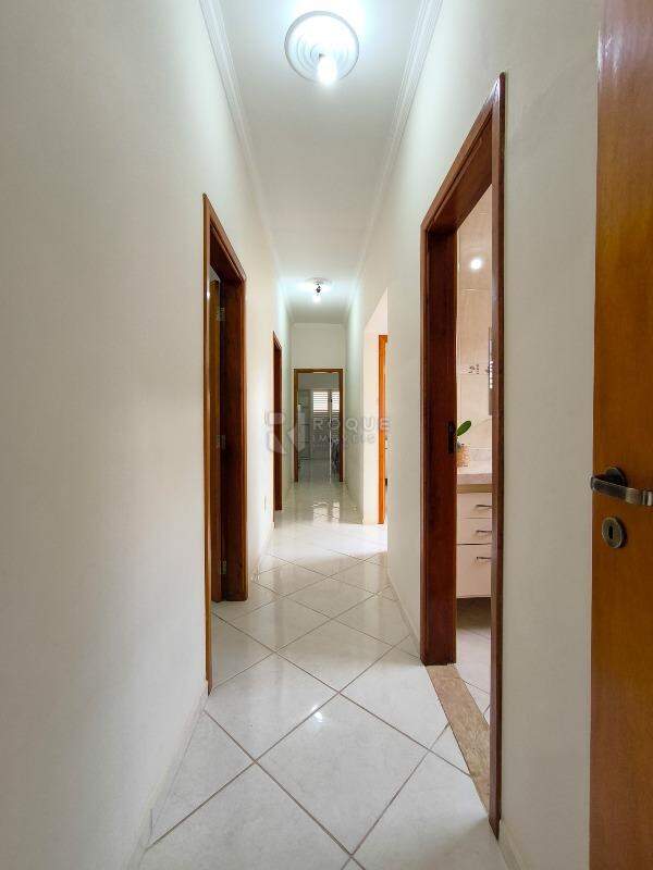 Casa Residencial à venda no bairro Centro: CORREDOR INTERNO