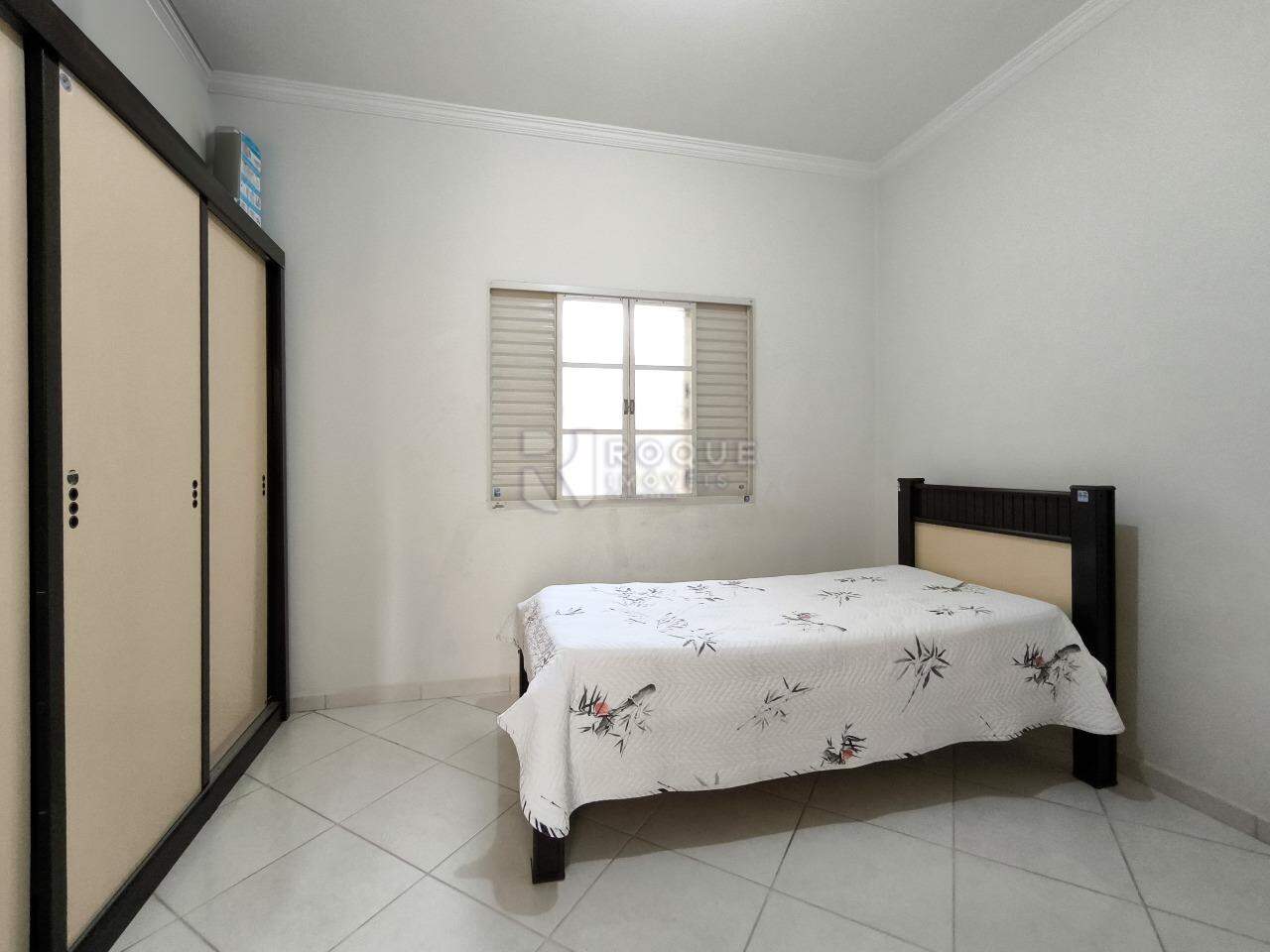 Casa Residencial à venda no bairro Centro: DORMITÓRIO 2