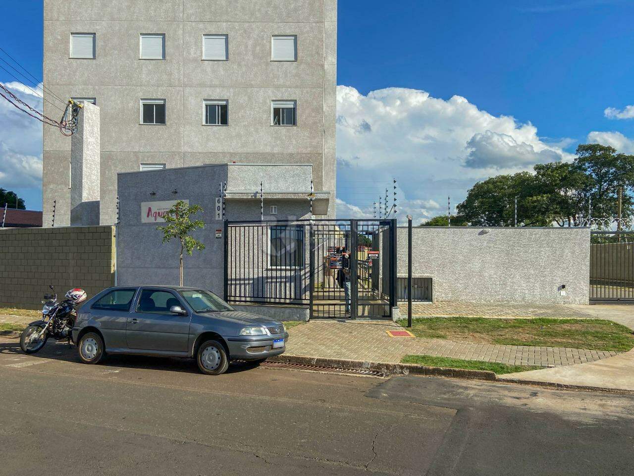 Apartamento para aluguel no bairro Chácaras Antonieta: Fachada