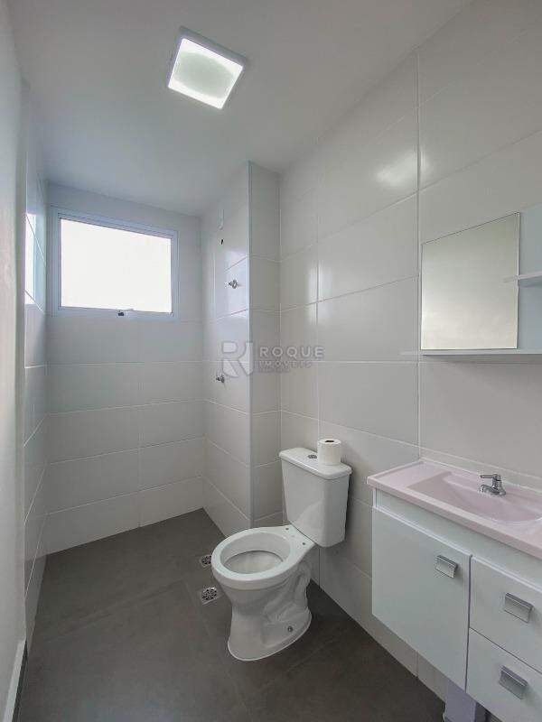 Apartamento para aluguel no bairro Chácaras Antonieta: WC Social