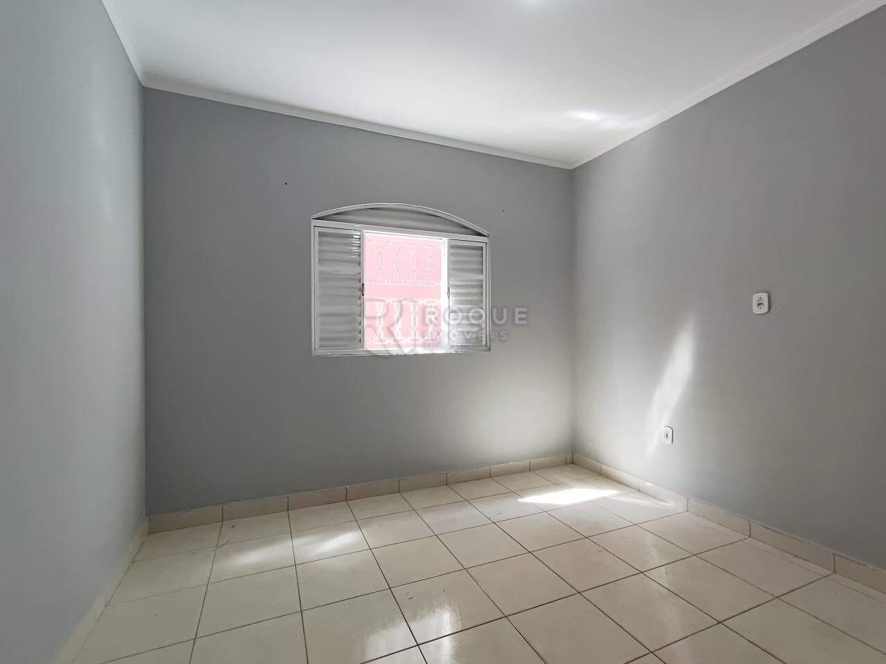 Casa Residencial para aluguel no bairro Jardim Residencial Vitória: Dormitório 01