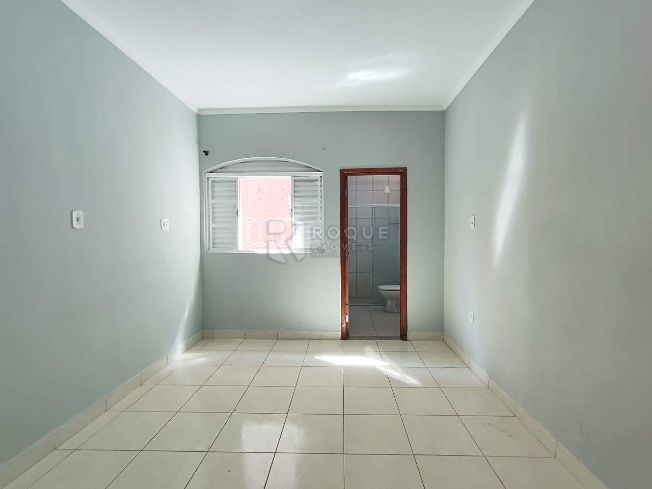 Casa Residencial para aluguel no bairro Jardim Residencial Vitória: Dormitório 02 suíte