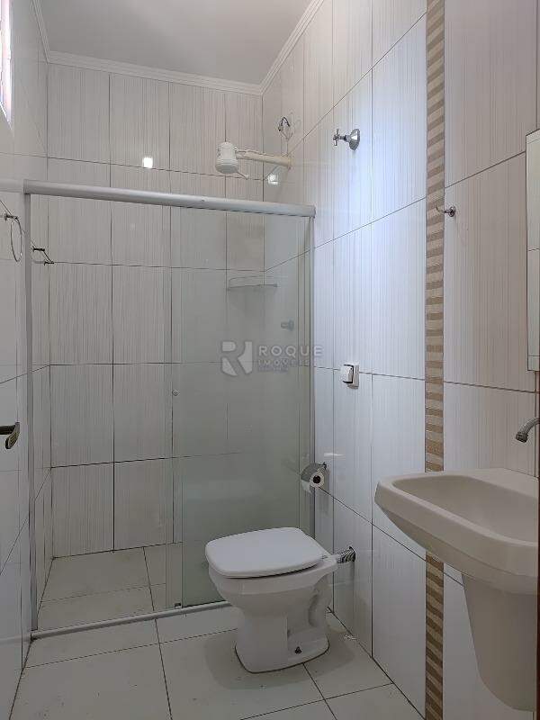 Casa Residencial para aluguel no bairro Jardim Residencial Vitória: Wc social 