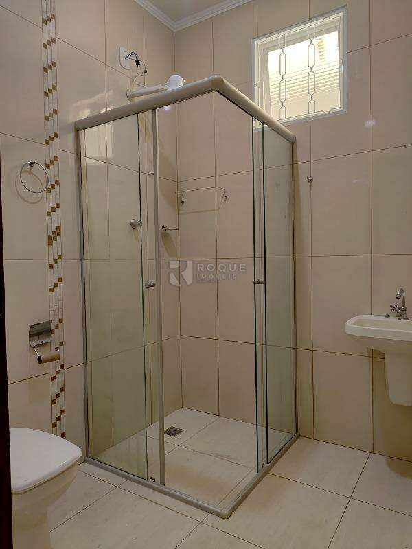 Casa Residencial para aluguel no bairro Jardim Residencial Vitória: Wc suíte
