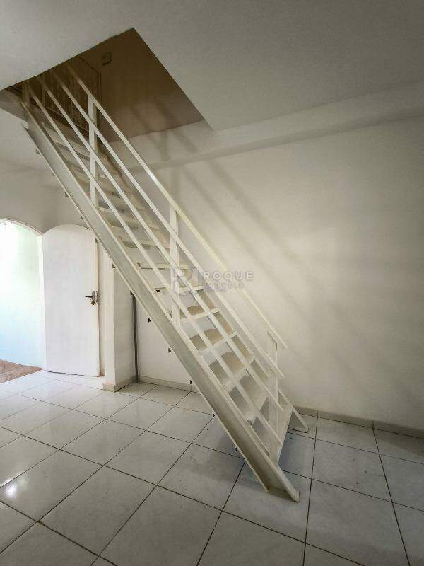 Casa Residencial à venda no bairro Parque Residencial Abílio Pedro: ACESSO PISO SUPERIOR