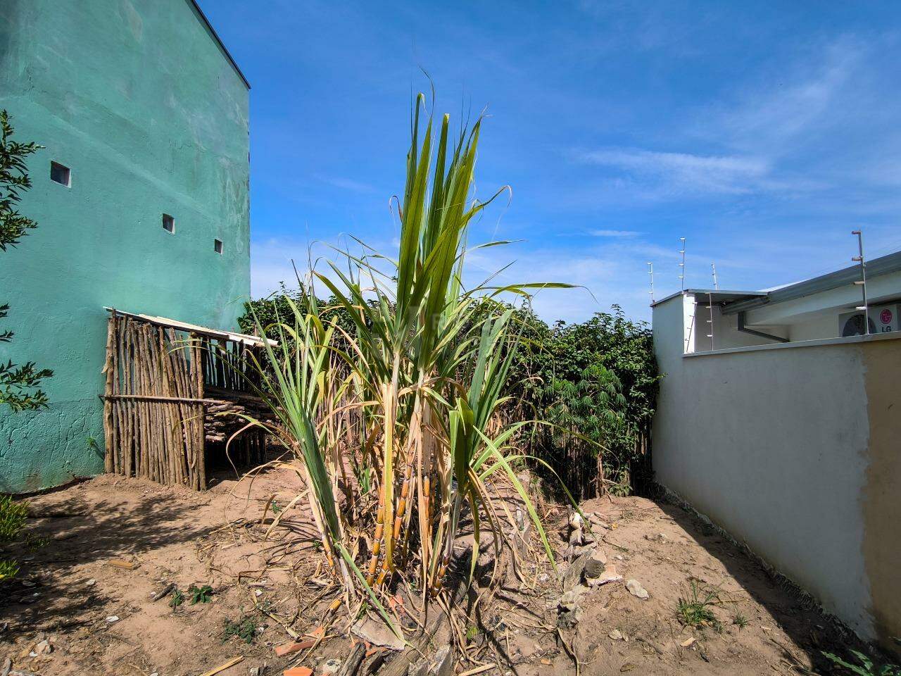 Terreno à venda no bairro Jardim Adélia Cavicchia Grotta: 