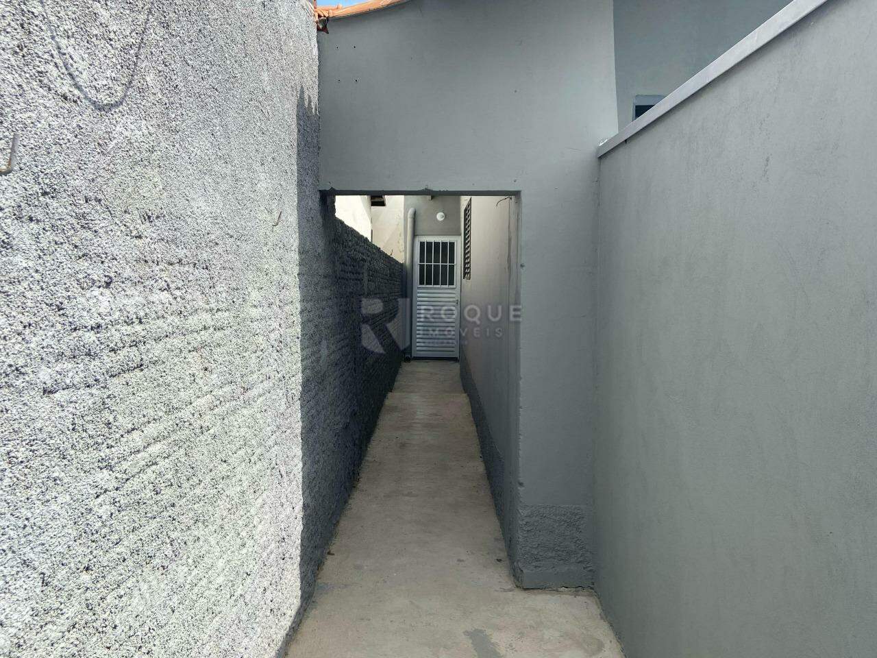 Casa Residencial para aluguel no bairro Jardim Presidente Dutra: Hall de entrada