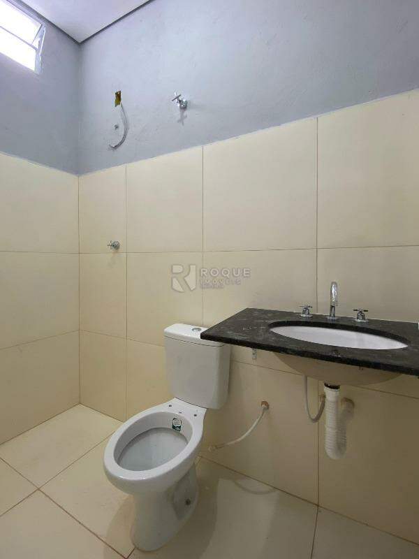 Casa Residencial para aluguel no bairro Jardim Presidente Dutra: WC Social