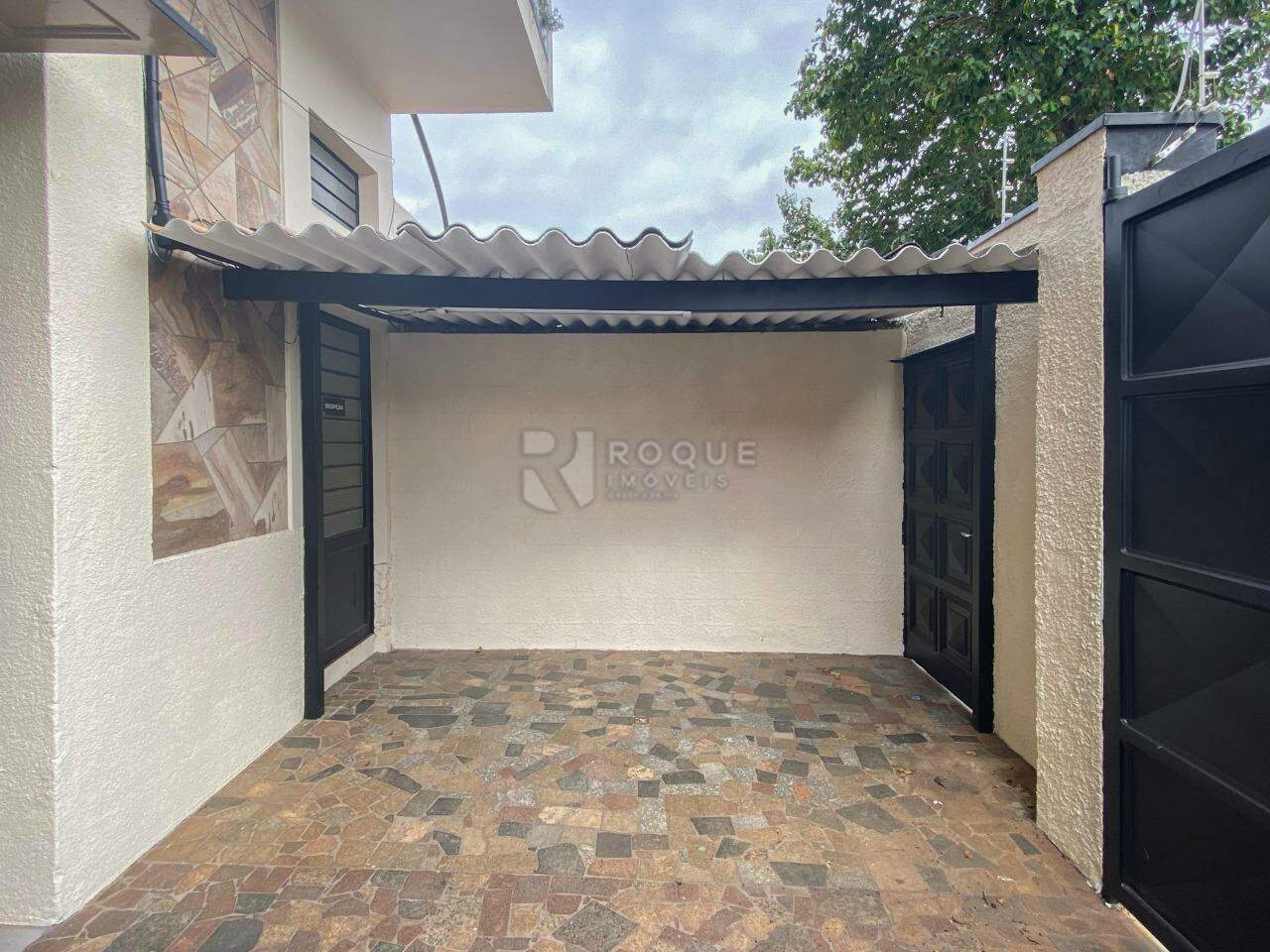 Barracão/Galpão para aluguel no bairro Jardim Orestes Veroni: Entrada