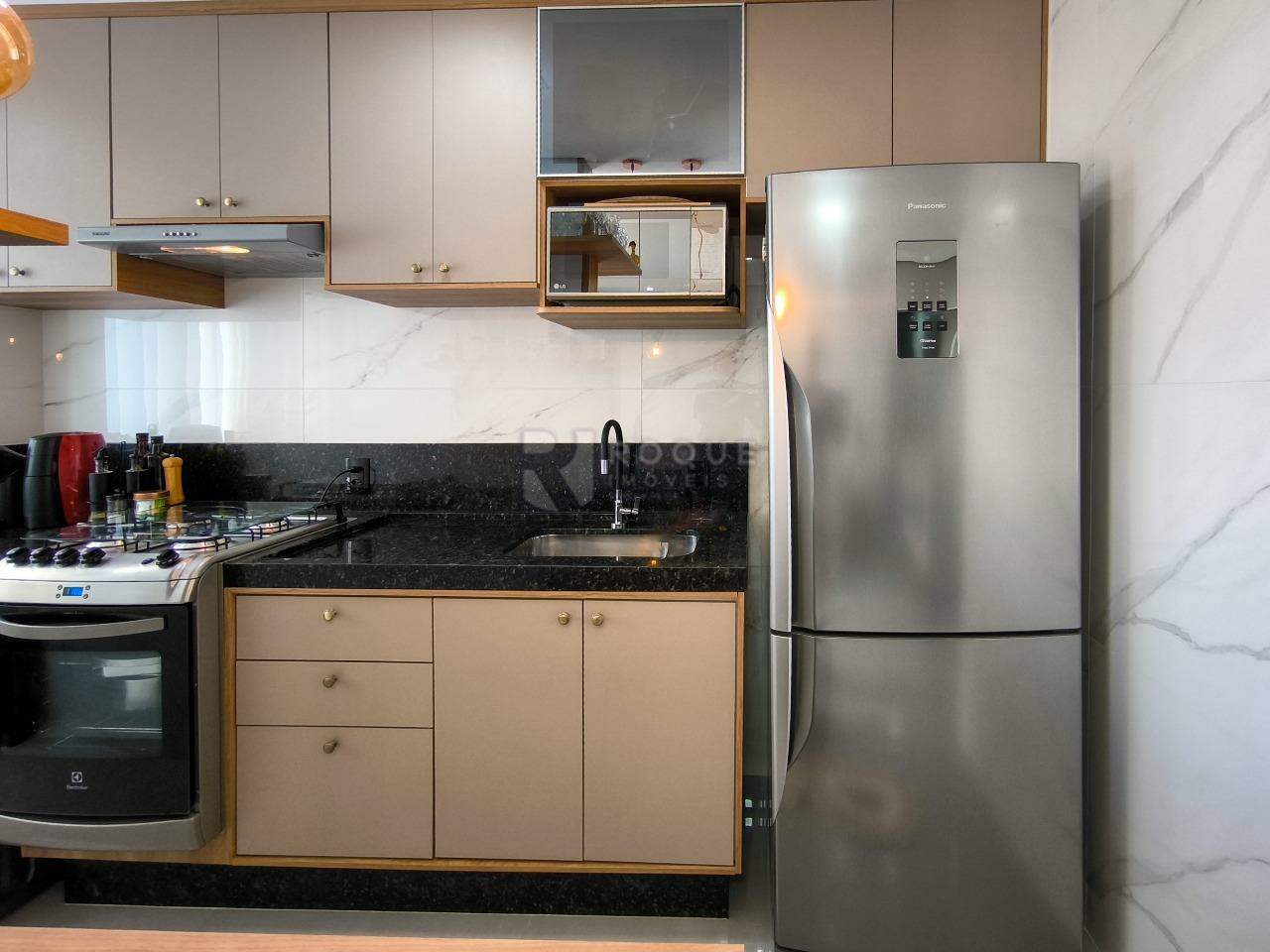 Apartamento à venda no bairro Parque Hippolyto: COZINHA