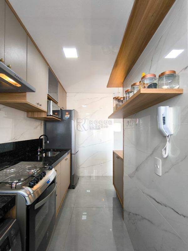 Apartamento à venda no bairro Parque Hippolyto: COZINHA