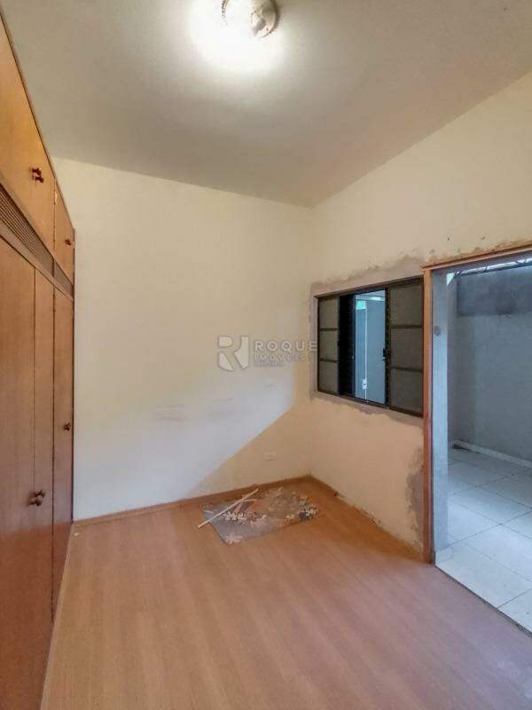 Casa Residencial para aluguel no bairro Vila Esteves: Dormitório 04 Suíte