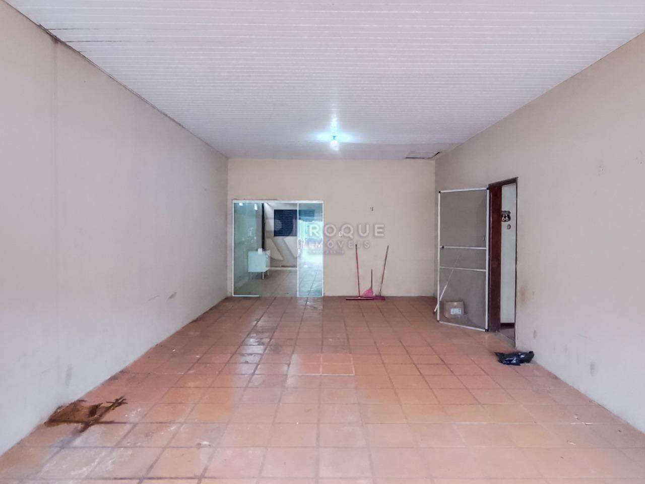 Casa Residencial para aluguel no bairro Vila Esteves: Garagem