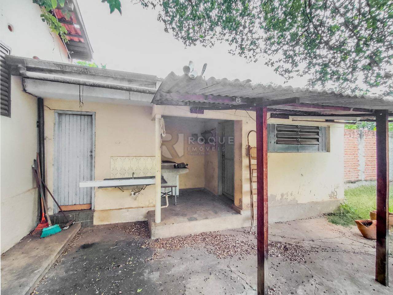 Casa Residencial para aluguel no bairro Vila Esteves: Área externa