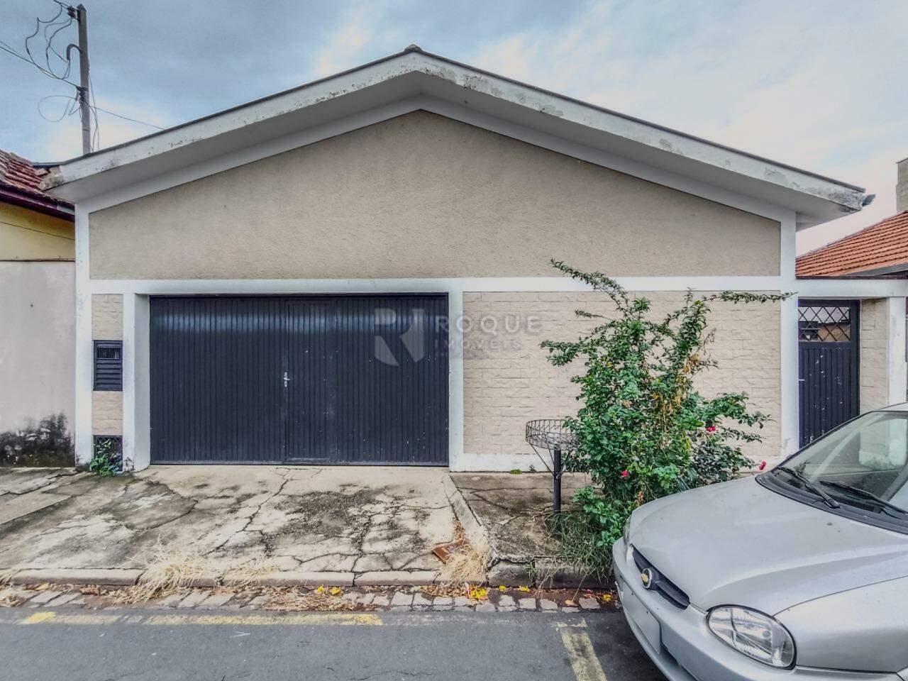 Casa Residencial para aluguel no bairro Vila Esteves: Fachada