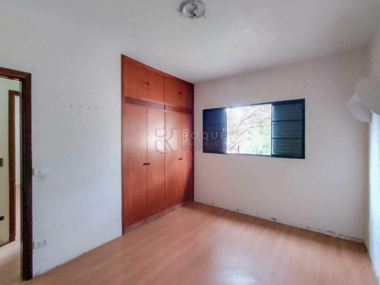 Casa Residencial para aluguel no bairro Vila Esteves: Dormitório 01