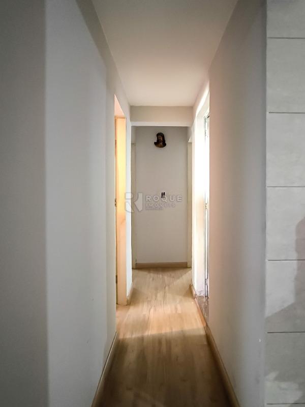 Casa Residencial à venda no bairro Conjunto Habitacional Victor D’Andrea: CORREDOR INTERNO