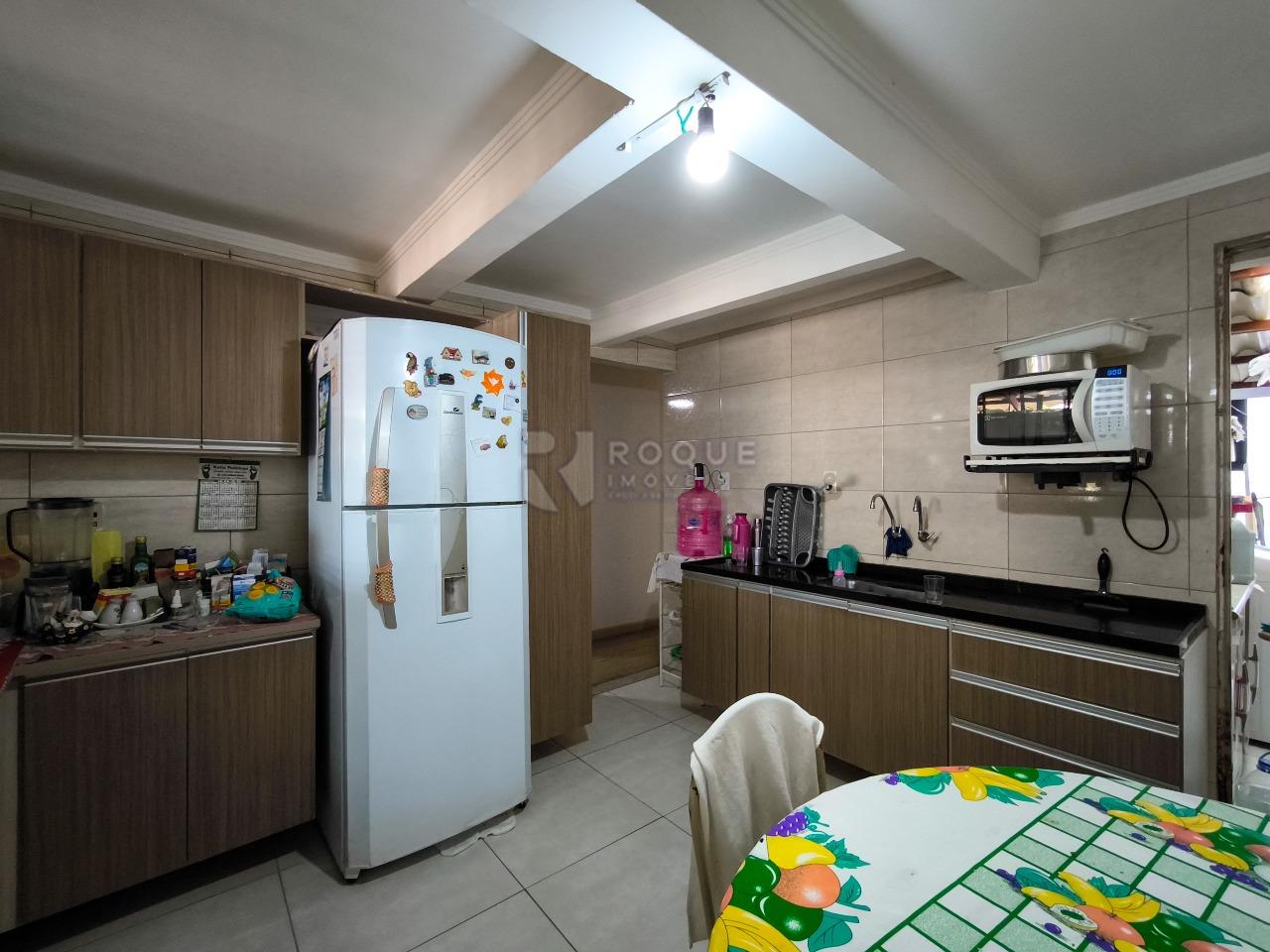 Casa Residencial à venda no bairro Conjunto Habitacional Victor D’Andrea: COZINHA