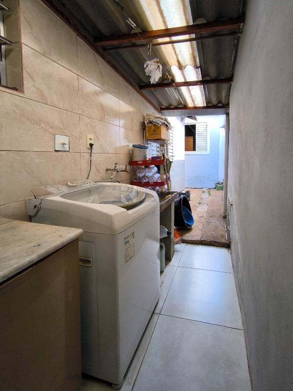 Casa Residencial à venda no bairro Conjunto Habitacional Victor D’Andrea: LAVANDERIA