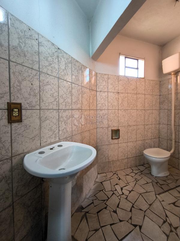 Casa Residencial à venda no bairro Conjunto Habitacional Victor D’Andrea: BANHEIRO SOCIAL EDÍCULA