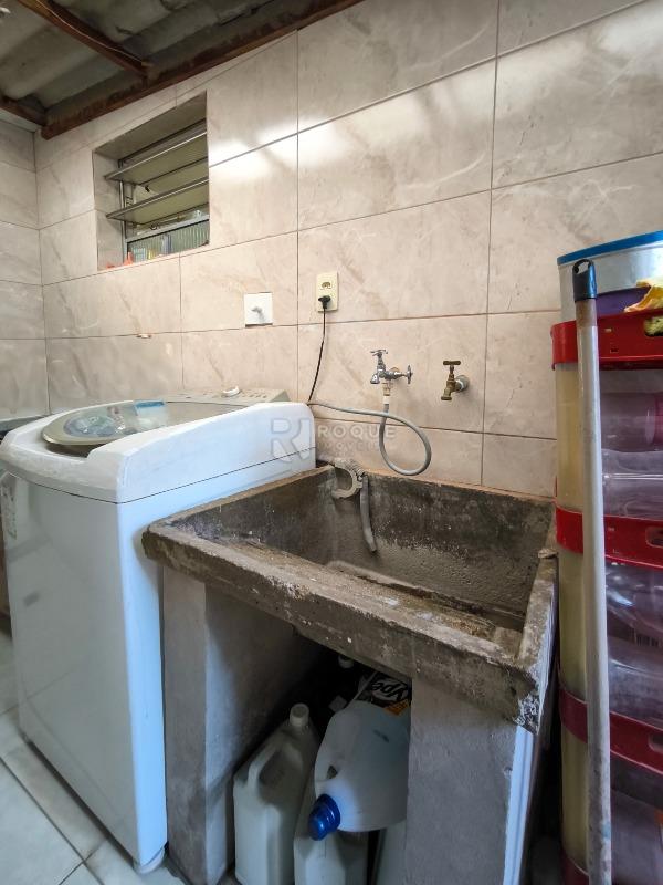 Casa Residencial à venda no bairro Conjunto Habitacional Victor D’Andrea: LAVANDERIA