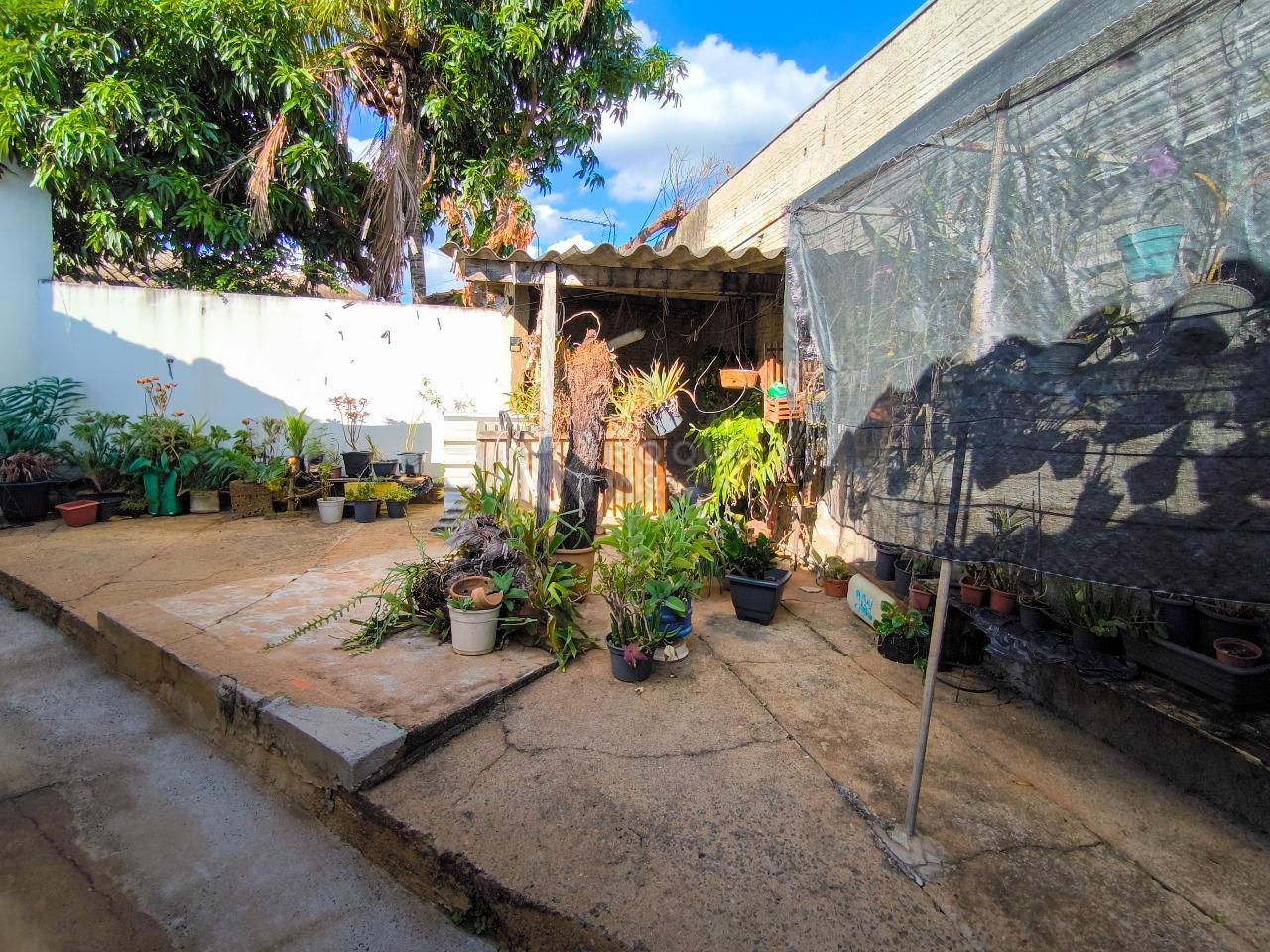 Casa Residencial à venda no bairro Conjunto Habitacional Victor D’Andrea: QUINTAL