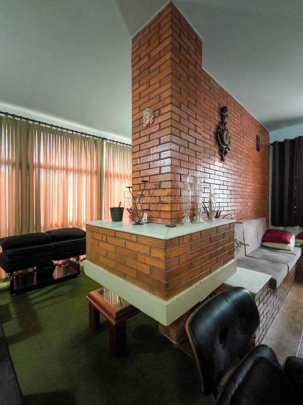 Casa Residencial à venda no bairro Centro: LAREIRA