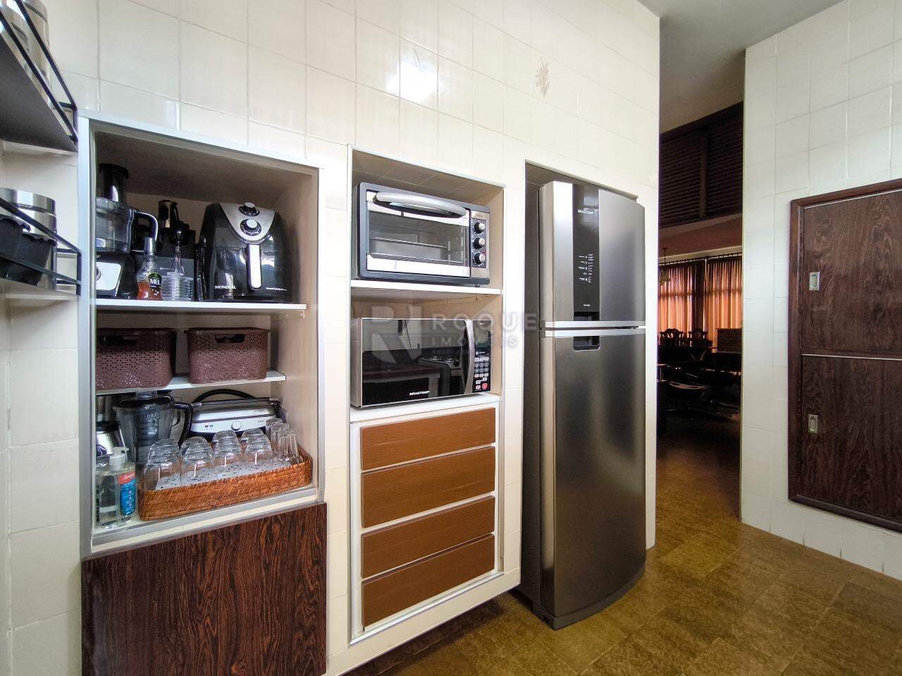 Casa Residencial à venda no bairro Centro: COZINHA