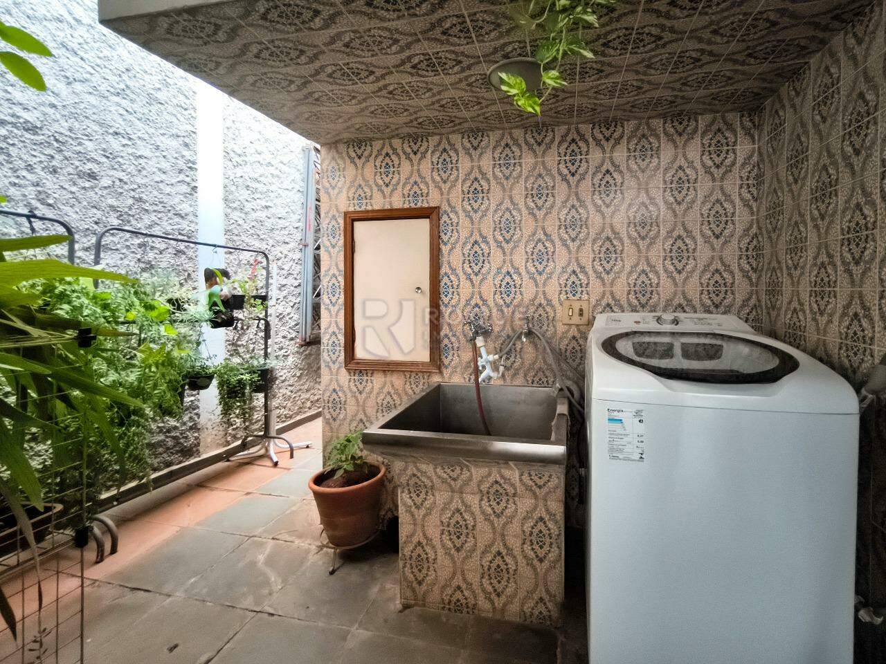 Casa Residencial à venda no bairro Centro: LAVANDERIA