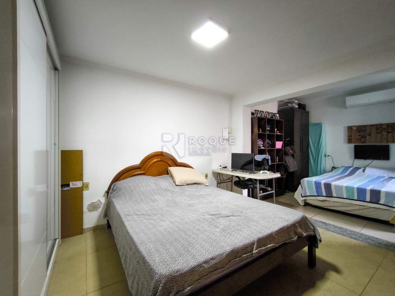 Casa Residencial à venda no bairro Centro: SUÍTE EDÍCULA