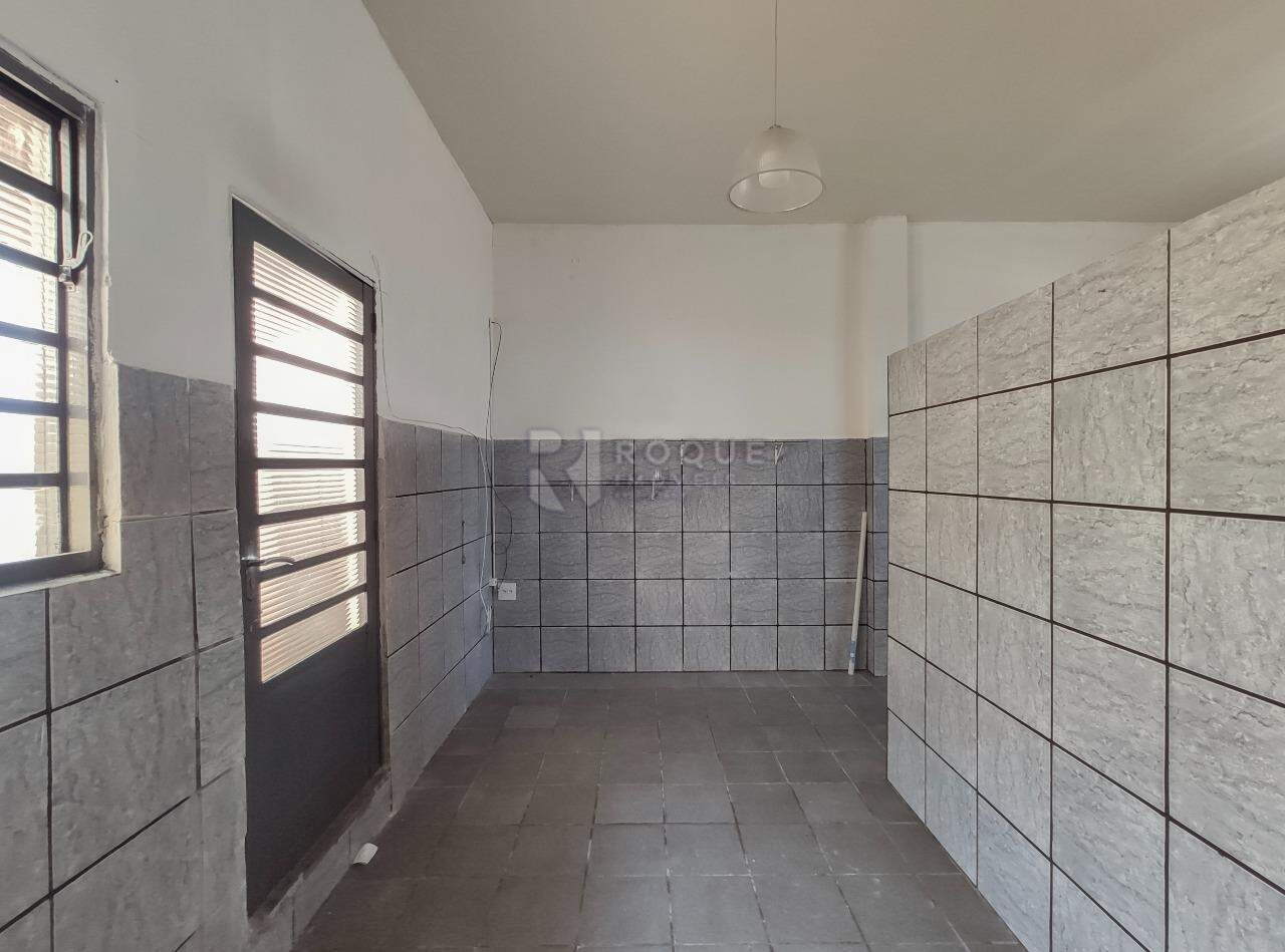 Casa Residencial para aluguel no bairro Vila Cristovam: Acesso cozinha 