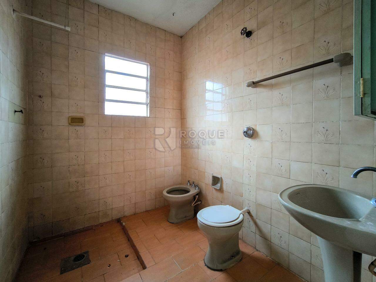 Casa Residencial à venda no bairro Vila Labaki: BANHEIRO SOCIAL