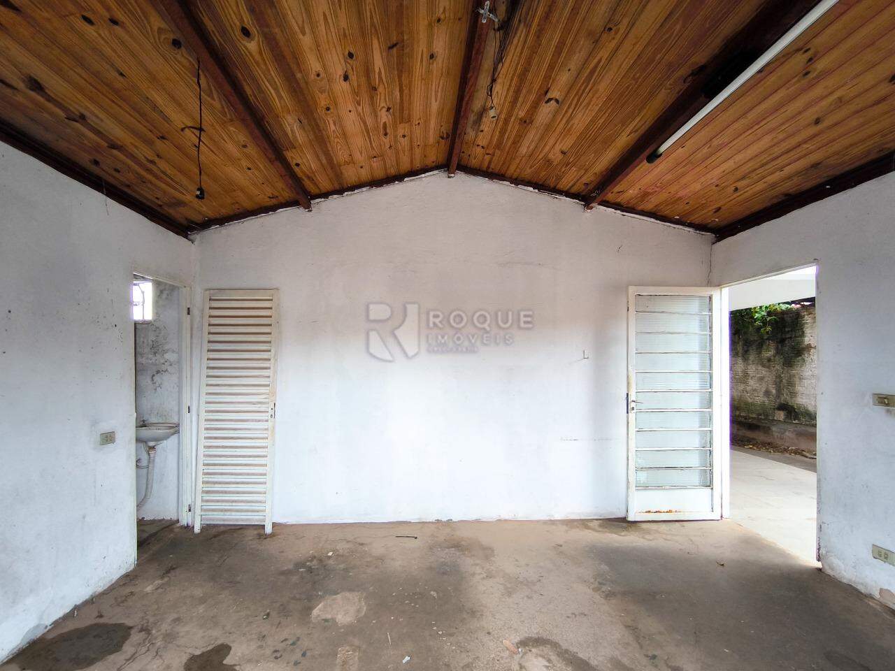Casa Residencial à venda no bairro Vila Labaki: SALÃO