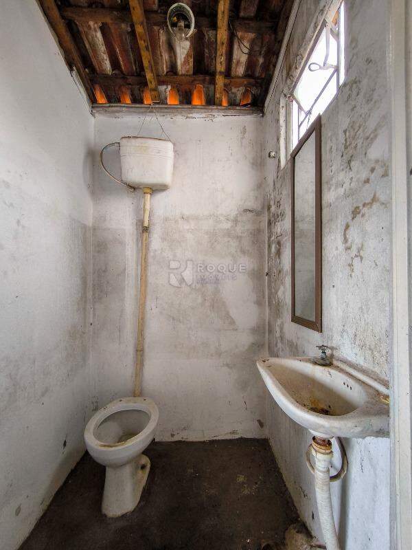 Casa Residencial à venda no bairro Vila Labaki: BANHEIRO SOCIAL SALÃO