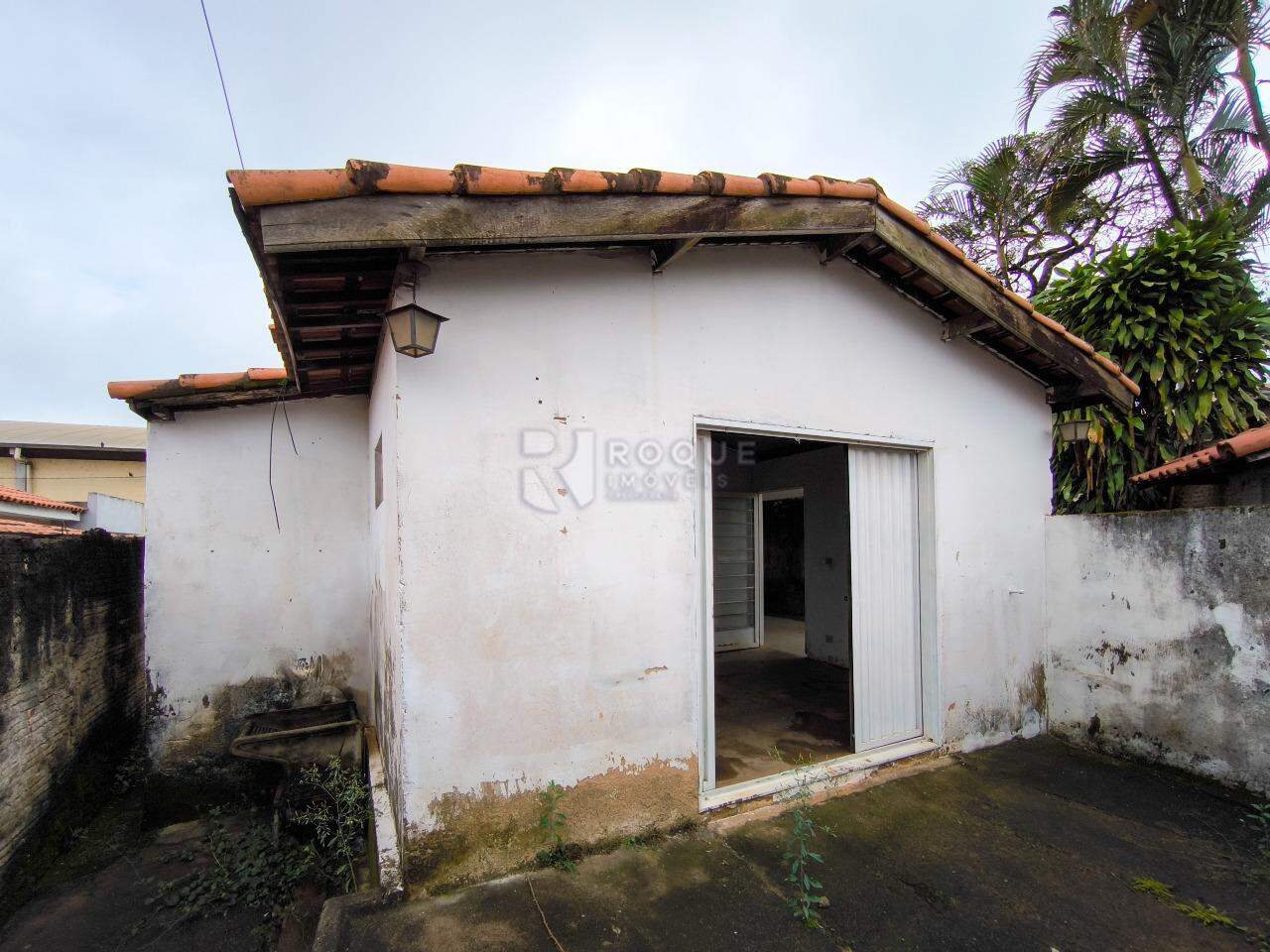 Casa Residencial à venda no bairro Vila Labaki: FRENTE SALÃO