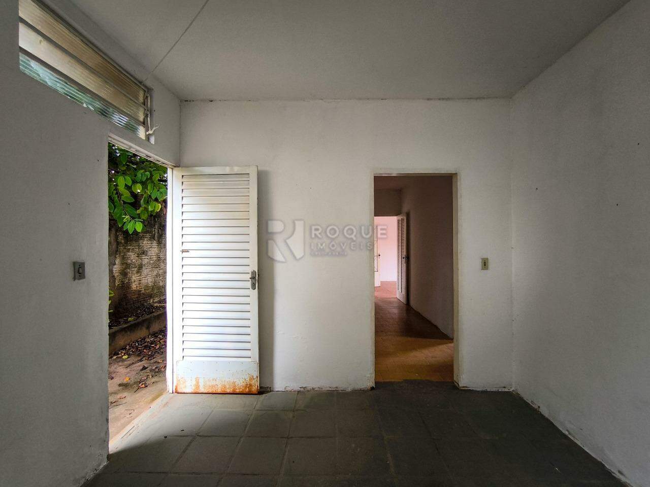 Casa Residencial à venda no bairro Vila Labaki: ÁREA DE SERVIÇO
