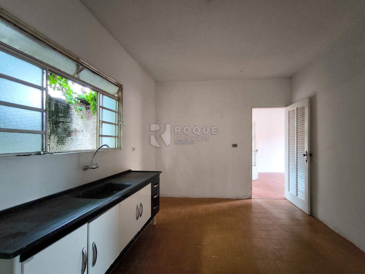 Casa Residencial à venda no bairro Vila Labaki: COZINHA