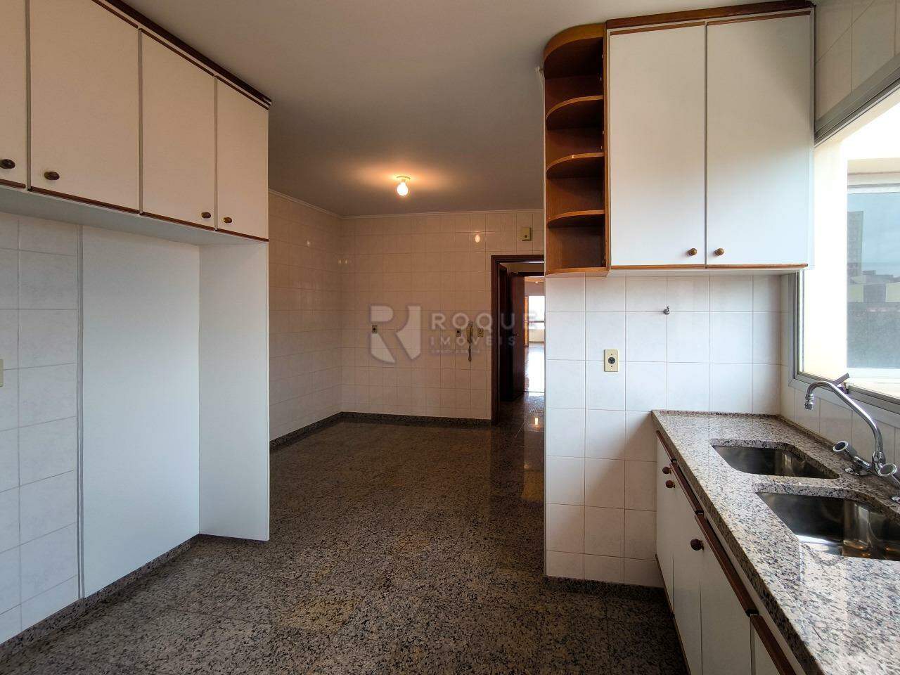 Apartamento à venda no bairro Centro: COZINHA