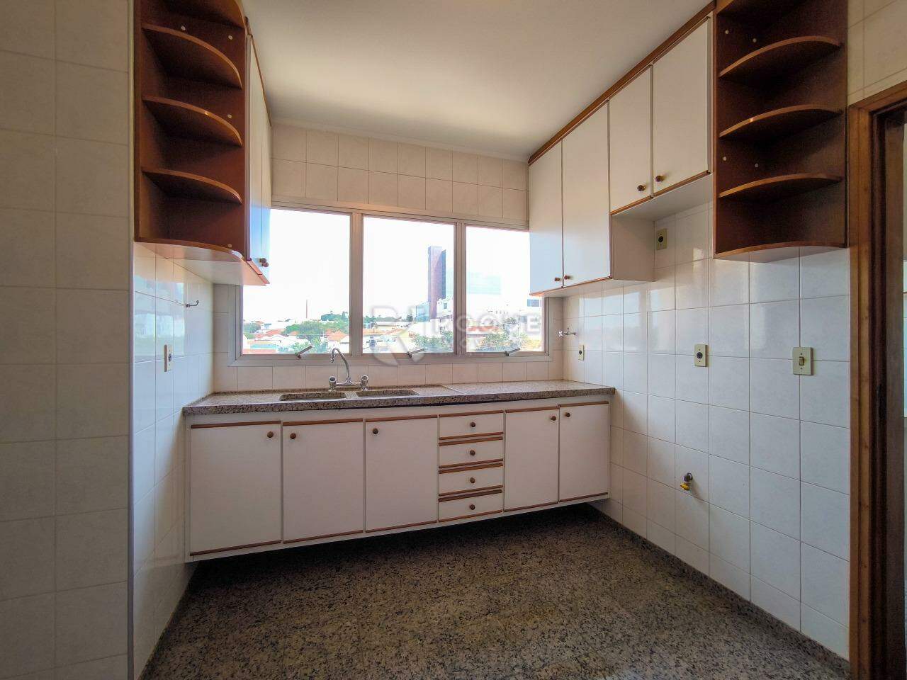 Apartamento à venda no bairro Centro: COZINHA