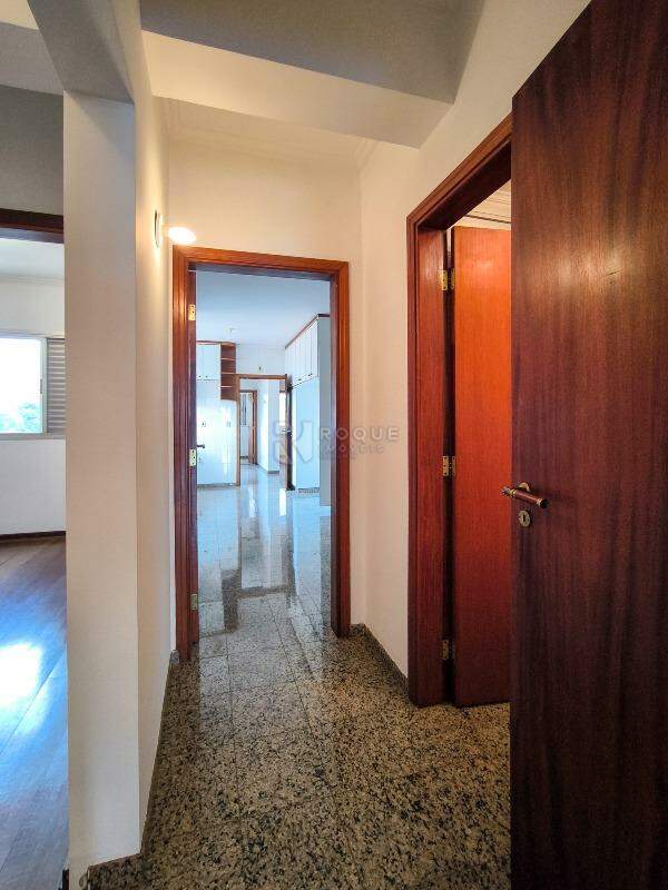 Apartamento à venda no bairro Centro: ÁREA DE CIRCULAÇÃO