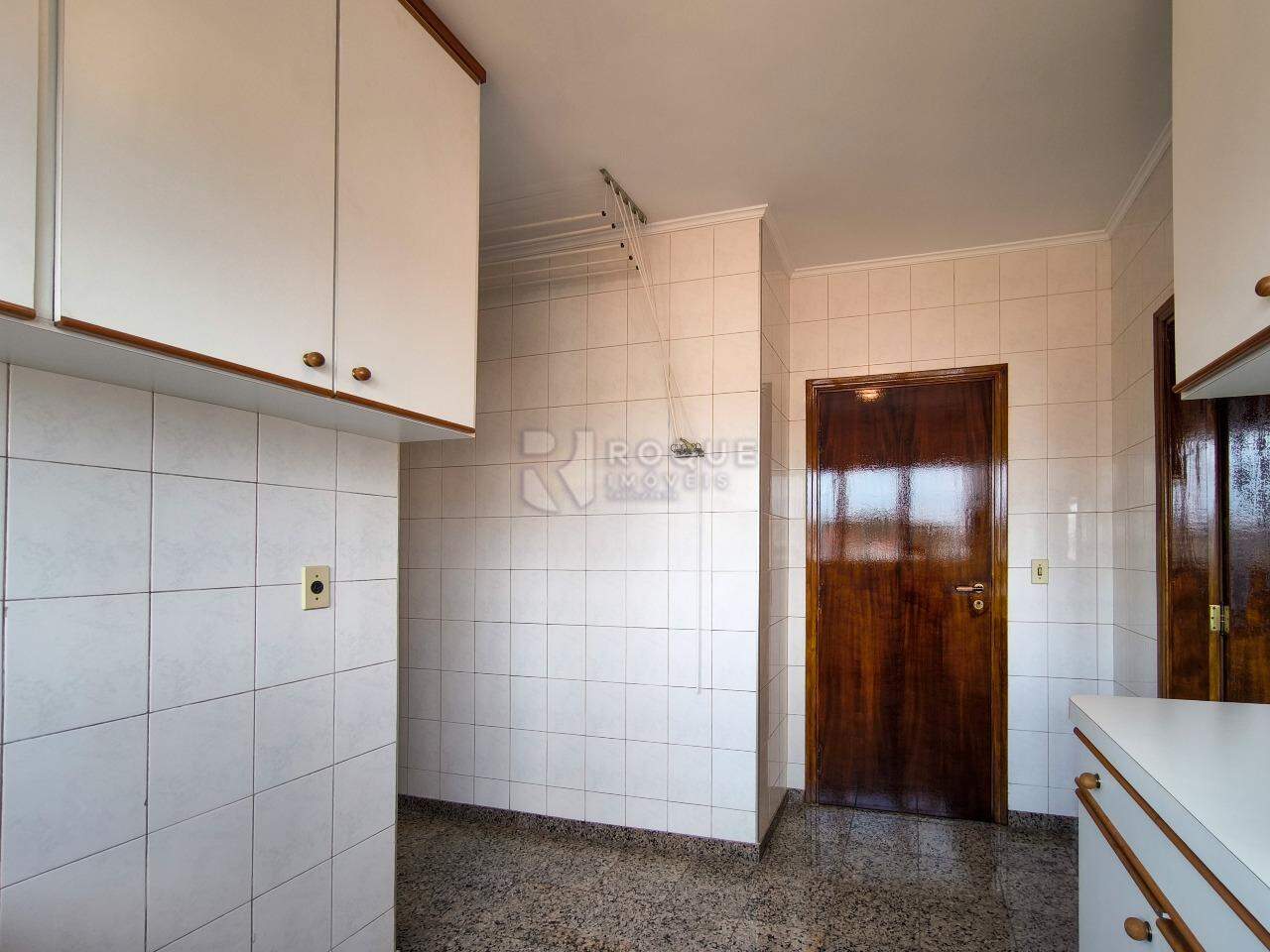 Apartamento à venda no bairro Centro: ÁREA DE SERVIÇO